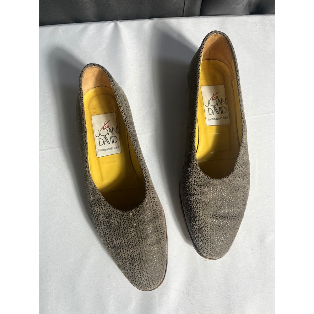 Joan & David Handmade in Italy Taupe Textured Suede Pointed Toe Flats‎ Size 7
